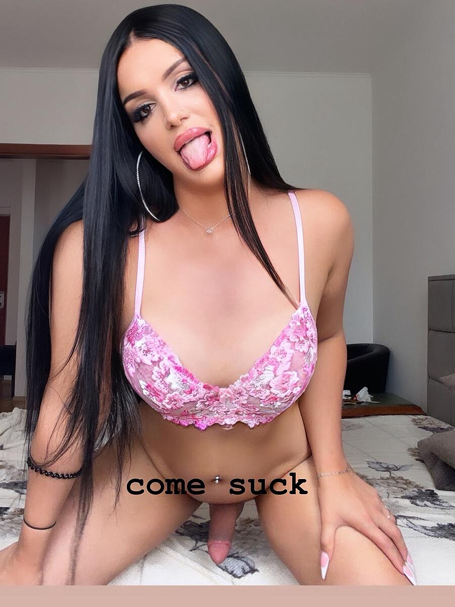 ta-naomi-1-6a37a7e377e8e190405236